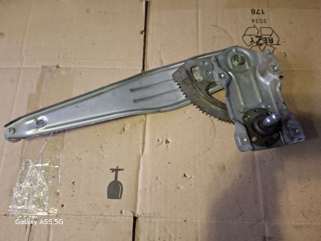 bontott TOYOTA YARIS Bal hátsó Ablakemelő Szerkezet (Mechanikus)