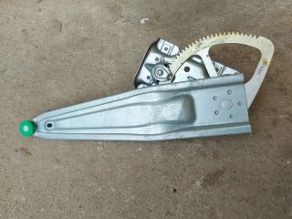 bontott TOYOTA YARIS Bal hátsó Ablakemelő Szerkezet (Mechanikus)