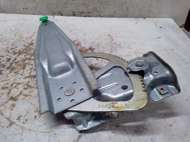 bontott TOYOTA YARIS Bal hátsó Ablakemelő Szerkezet (Mechanikus)