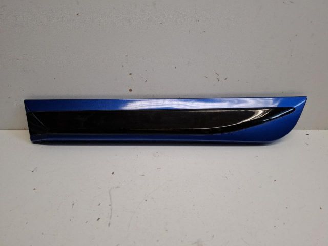 bontott TOYOTA YARIS Bal hátsó Ajtó Díszléc