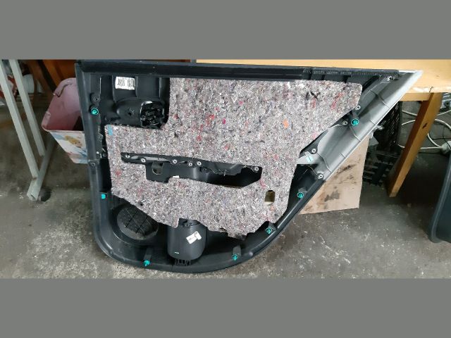 bontott TOYOTA YARIS Bal hátsó Ajtó Kárpit