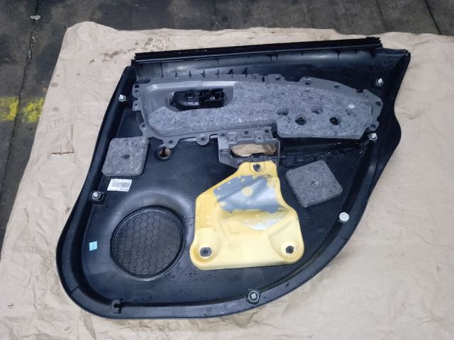 bontott TOYOTA YARIS Bal hátsó Ajtó Kárpit