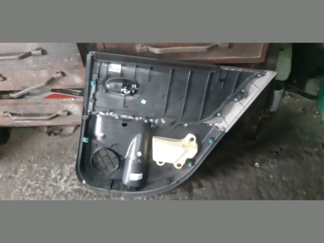 bontott TOYOTA YARIS Bal hátsó Ajtó Kárpit