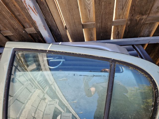 bontott TOYOTA YARIS Bal hátsó Ajtó (Részeivel)