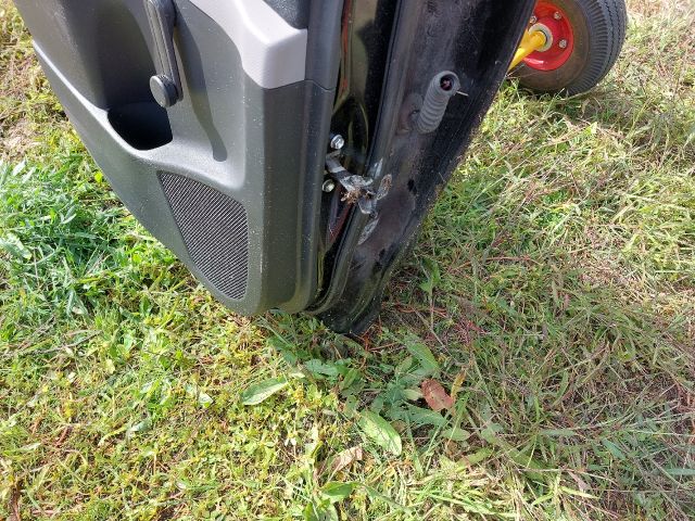 bontott TOYOTA YARIS Bal hátsó Ajtó (Részeivel)