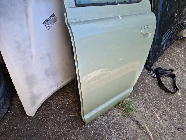 bontott TOYOTA YARIS Bal hátsó Ajtó (Részeivel)