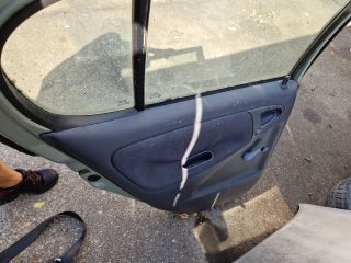 bontott TOYOTA YARIS Bal hátsó Ajtó (Részeivel)