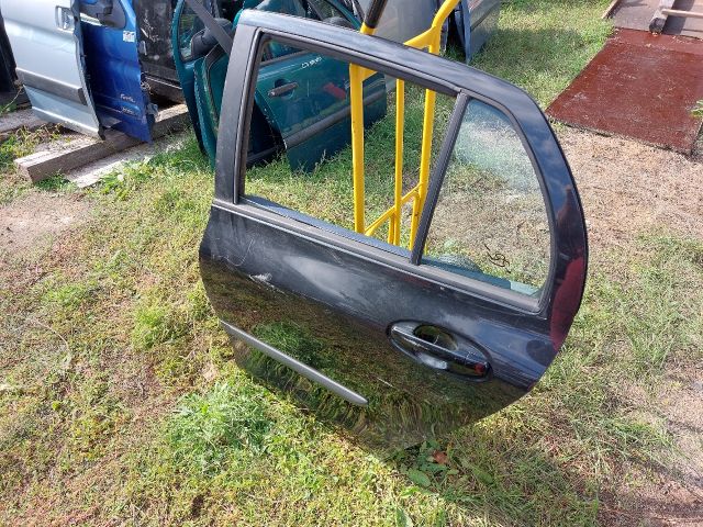 bontott TOYOTA YARIS Bal hátsó Ajtó (Részeivel)