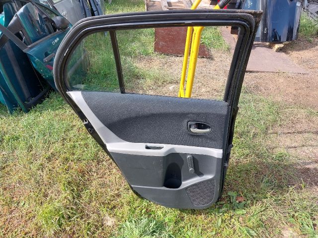 bontott TOYOTA YARIS Bal hátsó Ajtó (Részeivel)