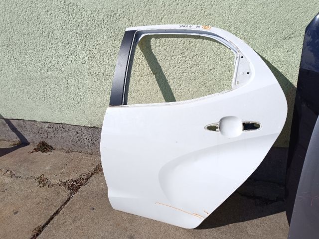 bontott TOYOTA YARIS Bal hátsó Ajtó (Üres lemez)