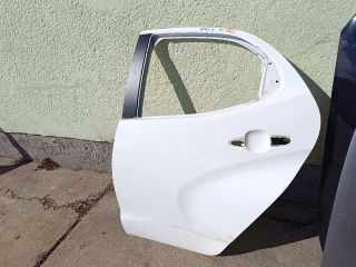 bontott TOYOTA YARIS Bal hátsó Ajtó (Üres lemez)