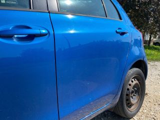 bontott TOYOTA YARIS Bal hátsó Ajtó (Üres lemez)