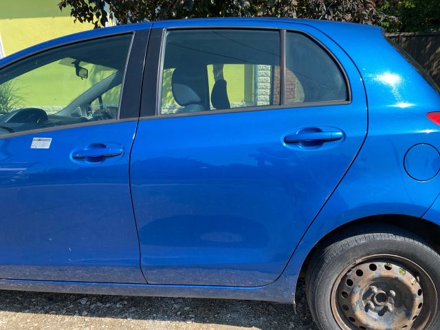 bontott TOYOTA YARIS Bal hátsó Ajtó (Üres lemez)