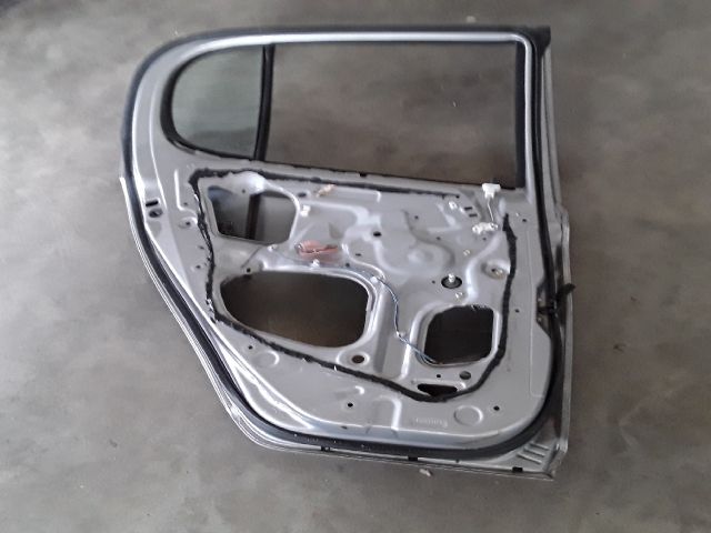 bontott TOYOTA YARIS Bal hátsó Ajtó (Üres lemez)