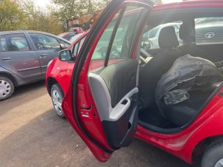 bontott TOYOTA YARIS Bal hátsó Ajtó (Üres lemez)