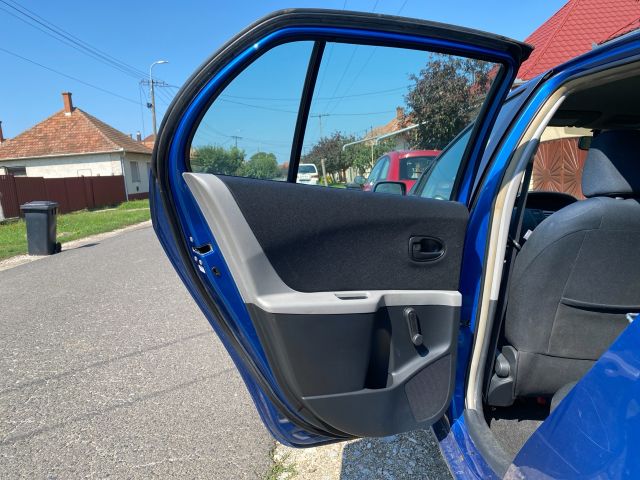 bontott TOYOTA YARIS Bal hátsó Ajtó (Üres lemez)