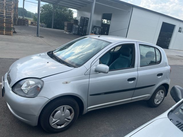 bontott TOYOTA YARIS Bal hátsó Ajtóhatároló