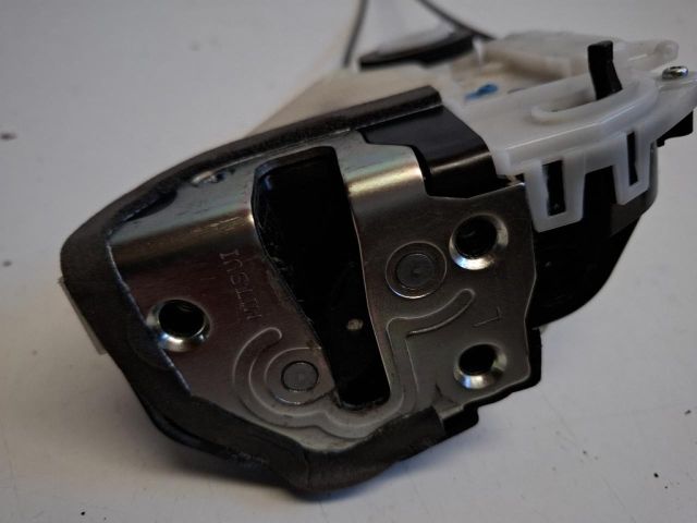 bontott TOYOTA YARIS Bal hátsó Ajtózár