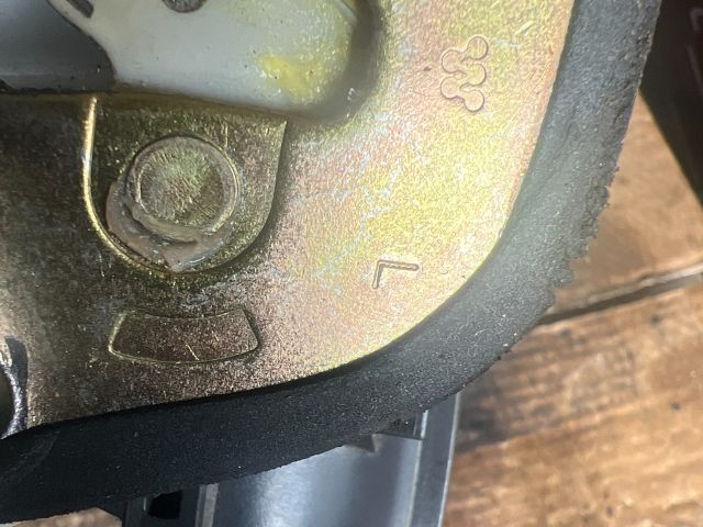 bontott TOYOTA YARIS Bal hátsó Ajtózár