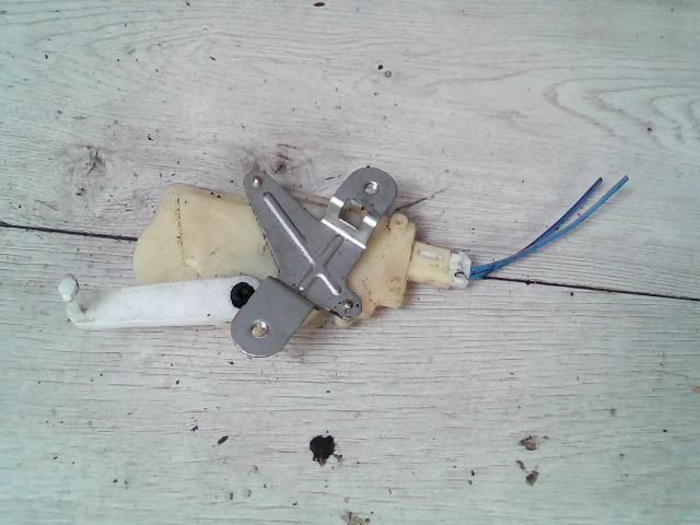 bontott TOYOTA YARIS Bal hátsó Ajtózár