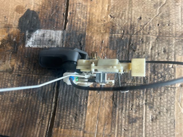 bontott TOYOTA YARIS Bal hátsó Ajtózár