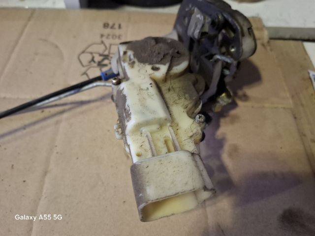 bontott TOYOTA YARIS Bal hátsó Ajtózár