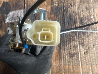 bontott TOYOTA YARIS Bal hátsó Ajtózár