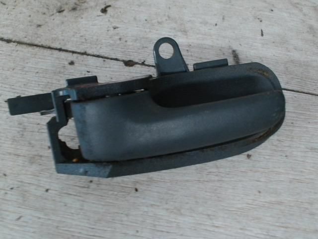 bontott TOYOTA YARIS Bal hátsó Belső Kilincs