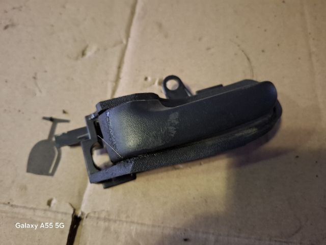 bontott TOYOTA YARIS Bal hátsó Belső Kilincs