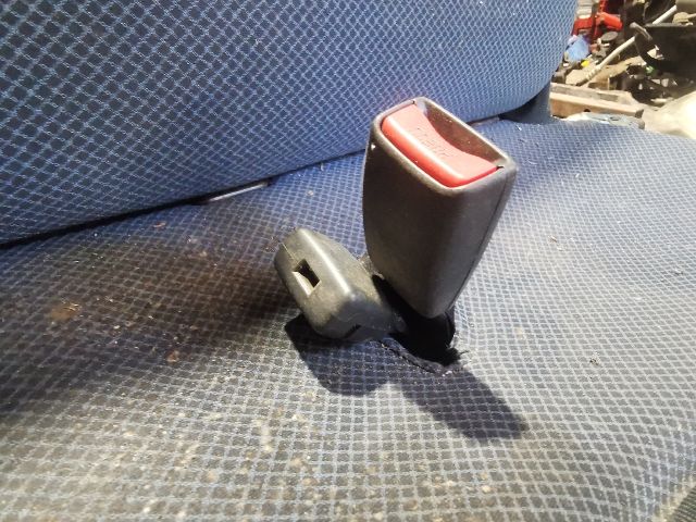 bontott TOYOTA YARIS Bal hátsó Biztonsági Öv Csat