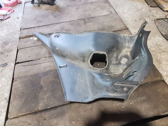 bontott TOYOTA YARIS Bal hátsó Csomagtér Burkolat (Műanyag)