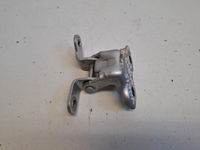 bontott TOYOTA YARIS Bal hátsó Felső Zsanér