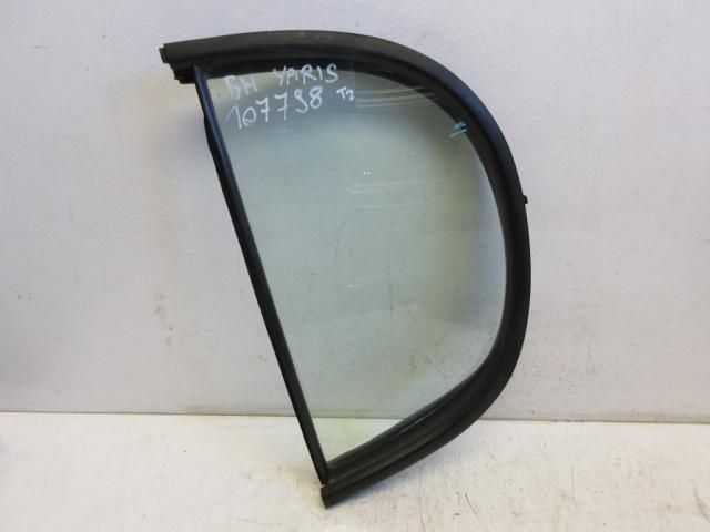 bontott TOYOTA YARIS Bal hátsó Fixüveg (Ajtóban)