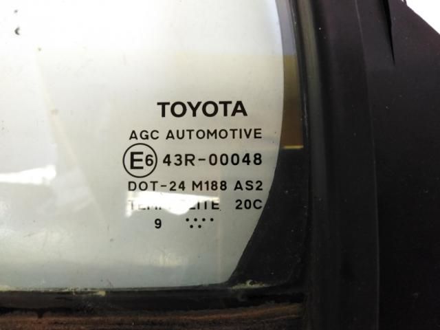 bontott TOYOTA YARIS Bal hátsó Fixüveg (Ajtóban)