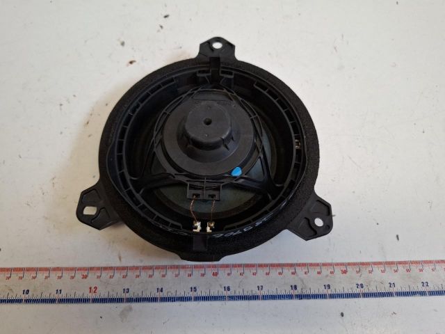 bontott TOYOTA YARIS Bal hátsó Hangszóró