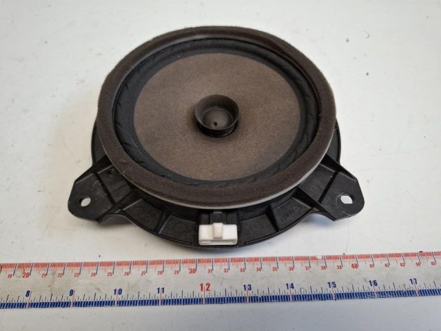 bontott TOYOTA YARIS Bal hátsó Hangszóró