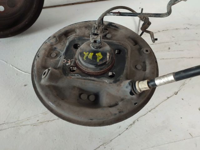 bontott TOYOTA YARIS Bal hátsó Kerékagy