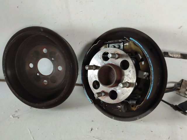 bontott TOYOTA YARIS Bal hátsó Kerékagy