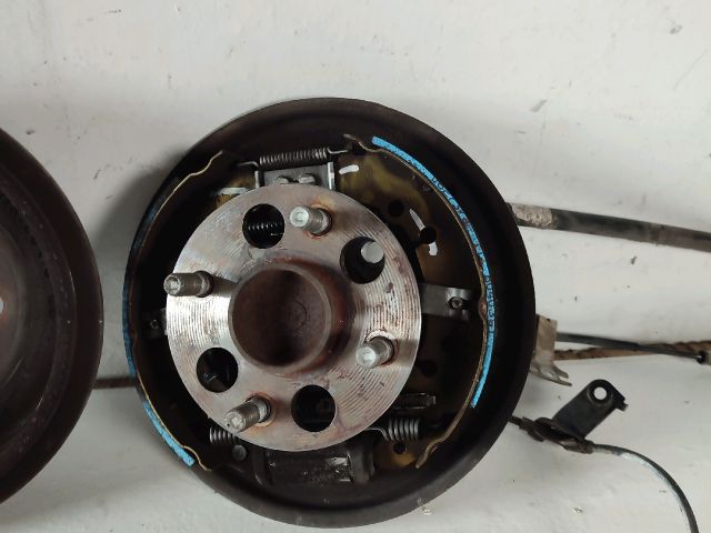 bontott TOYOTA YARIS Bal hátsó Kerékagy