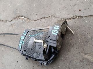 bontott TOYOTA YARIS Bal hátsó Központizár Motor