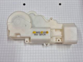 bontott TOYOTA YARIS Bal hátsó Központizár Motor