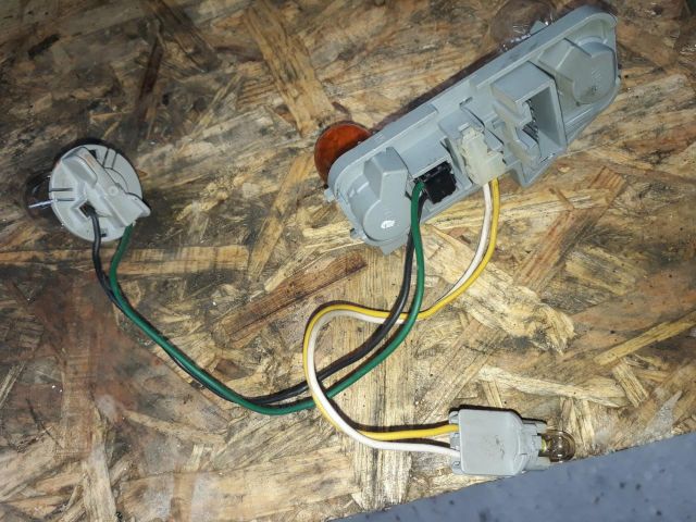 bontott TOYOTA YARIS Bal Hátsó Lámpa Foglalat