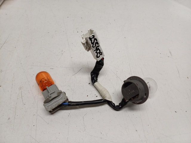 bontott TOYOTA YARIS Bal Hátsó Lámpa Foglalat