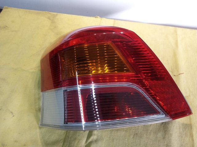 bontott TOYOTA YARIS Bal Hátsó Lámpa