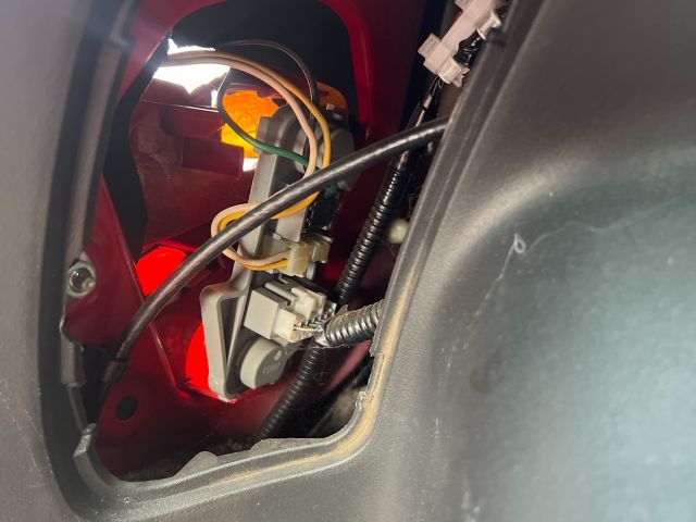 bontott TOYOTA YARIS Bal Hátsó Lámpa