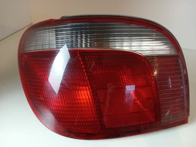 bontott TOYOTA YARIS Bal Hátsó Lámpa
