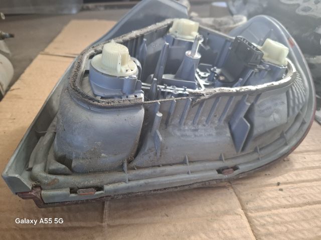 bontott TOYOTA YARIS Bal Hátsó Lámpa