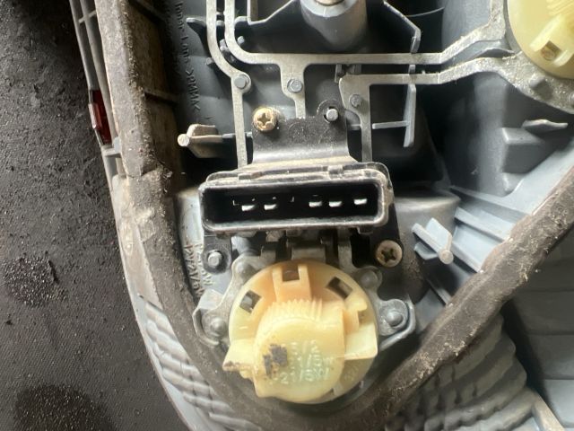 bontott TOYOTA YARIS Bal Hátsó Lámpa