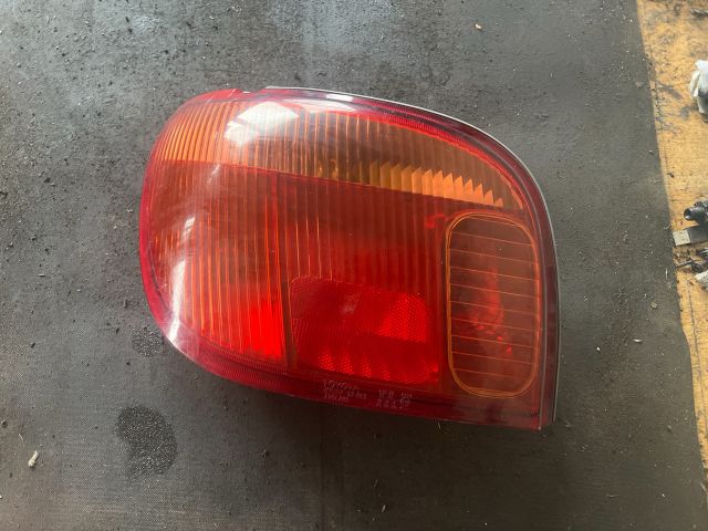 bontott TOYOTA YARIS Bal Hátsó Lámpa