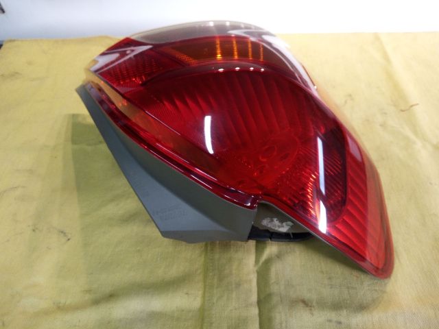 bontott TOYOTA YARIS Bal Hátsó Lámpa